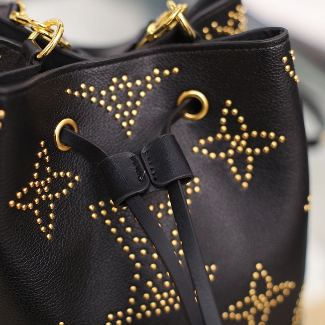 LV BEADED BUCKET CROSSBODY BAGS LV886