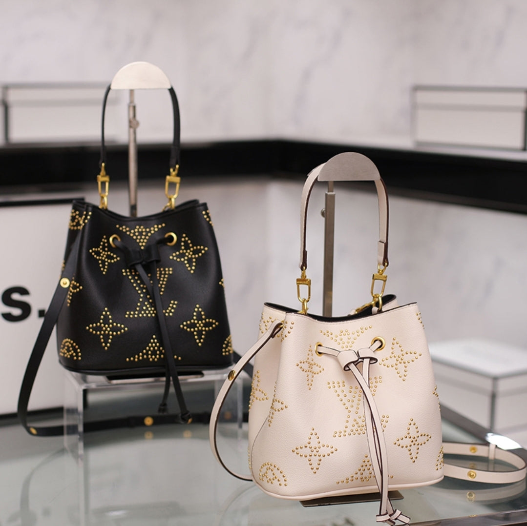 LV BEADED BUCKET CROSSBODY BAGS LV886