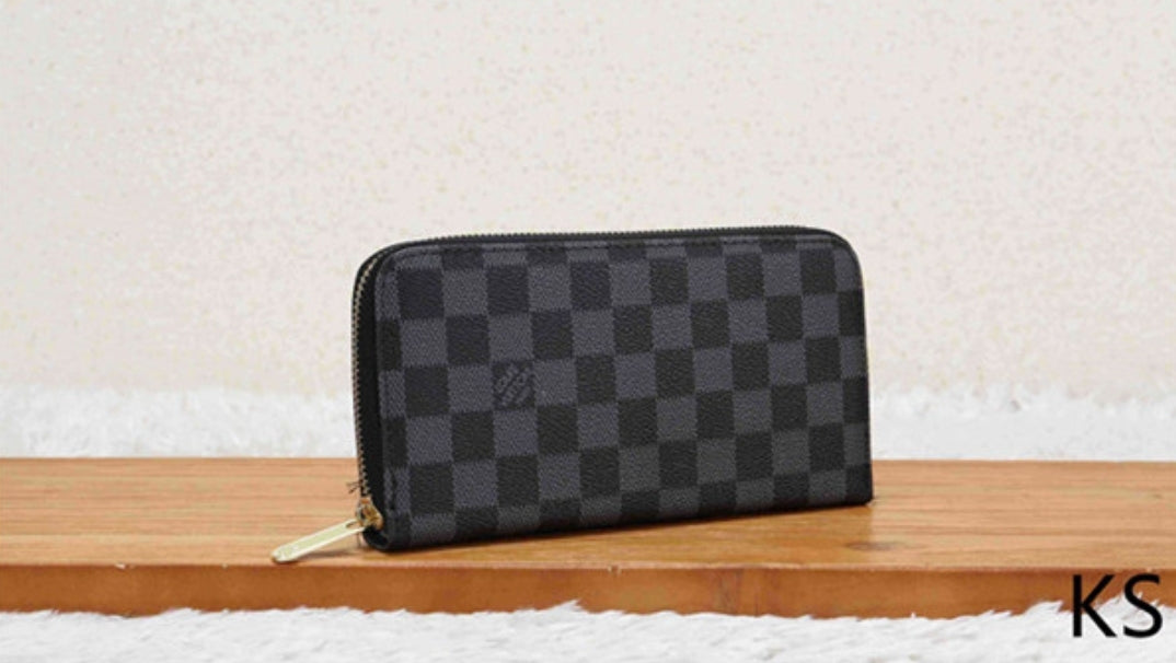 PRE-ORDER LV WALLETS
