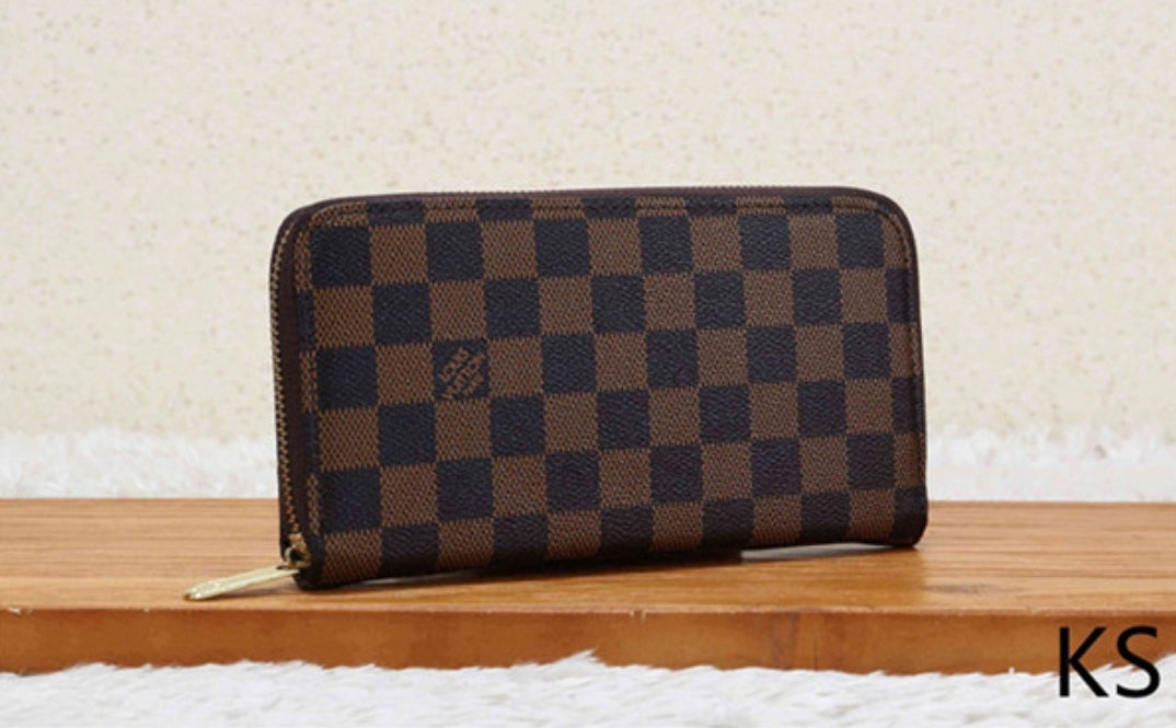PRE-ORDER LV WALLETS