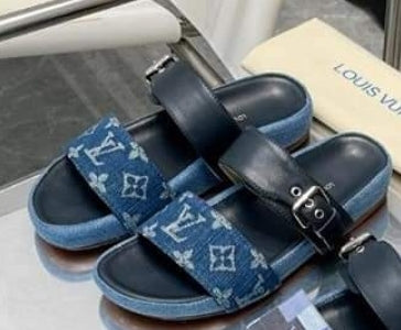 PRE-ORDER LV 2 STAPs SANDALS