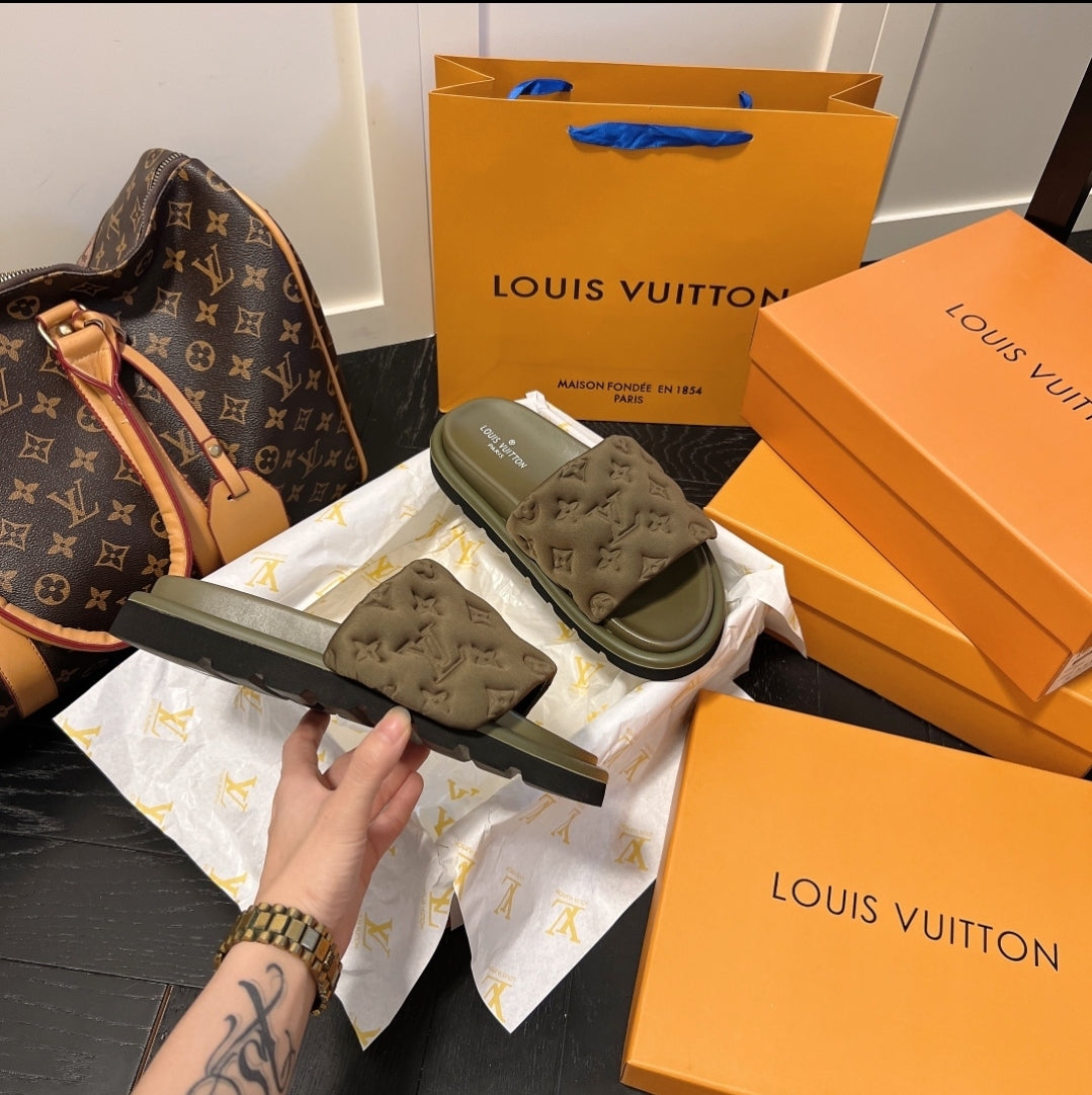 LV EMBOSSED VELCRO SLIDES