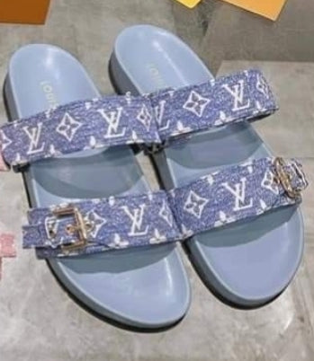 LV 2 STRAPS BUCKLE SLIDES