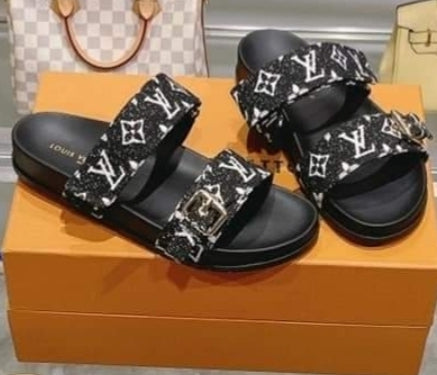 LV 2 STRAPS BUCKLE SLIDES
