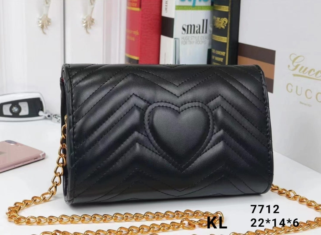 GG BACK HEART CROSSBODY BAGS 7172
