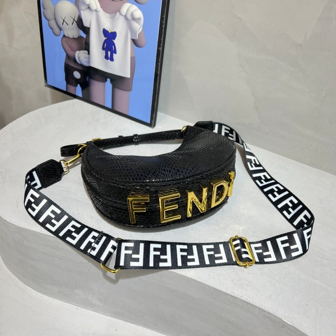 FF BOTTOM HARDWARE CROSSBODY BAGS 3487