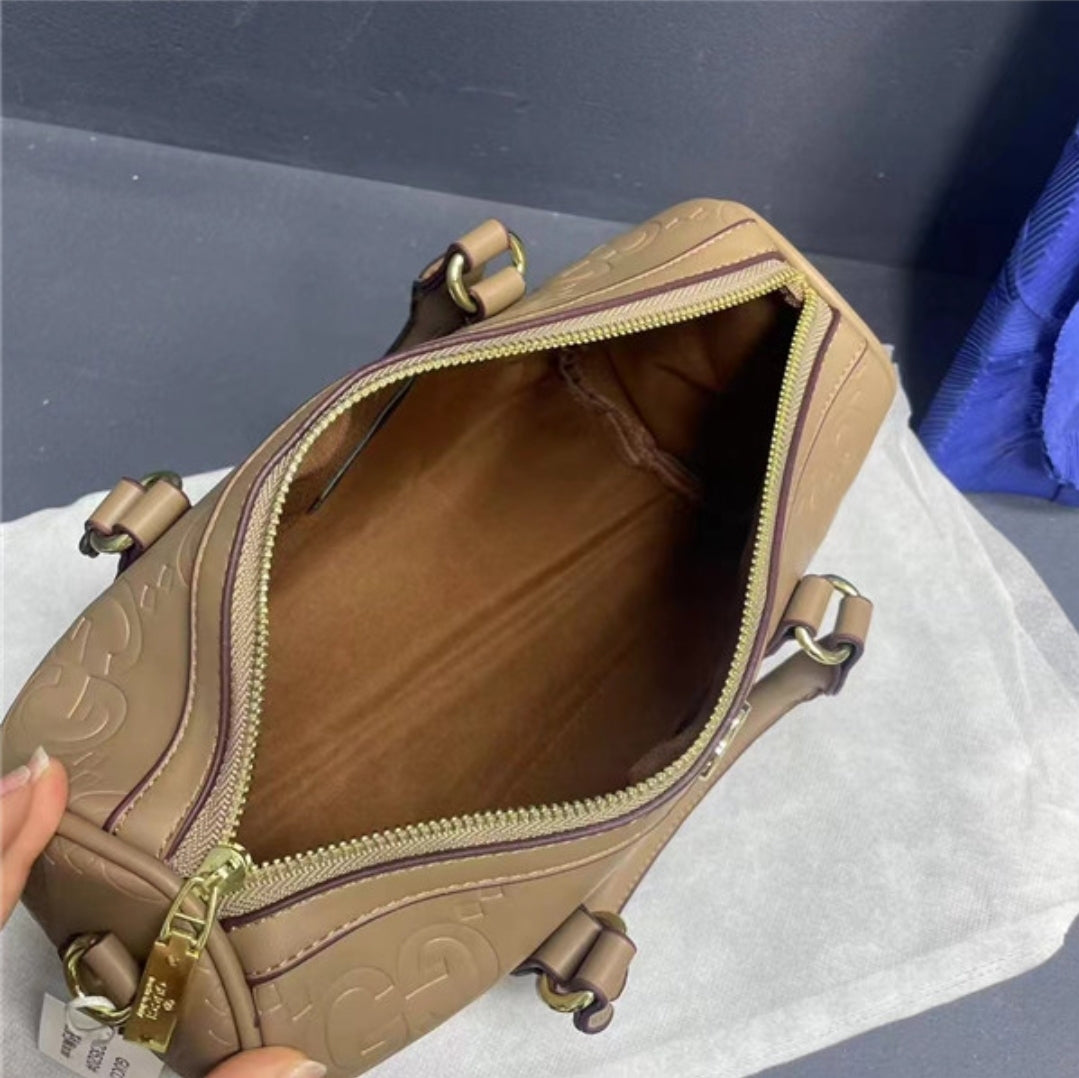 GG SPEEDY EMBOSSED BAGS 83520