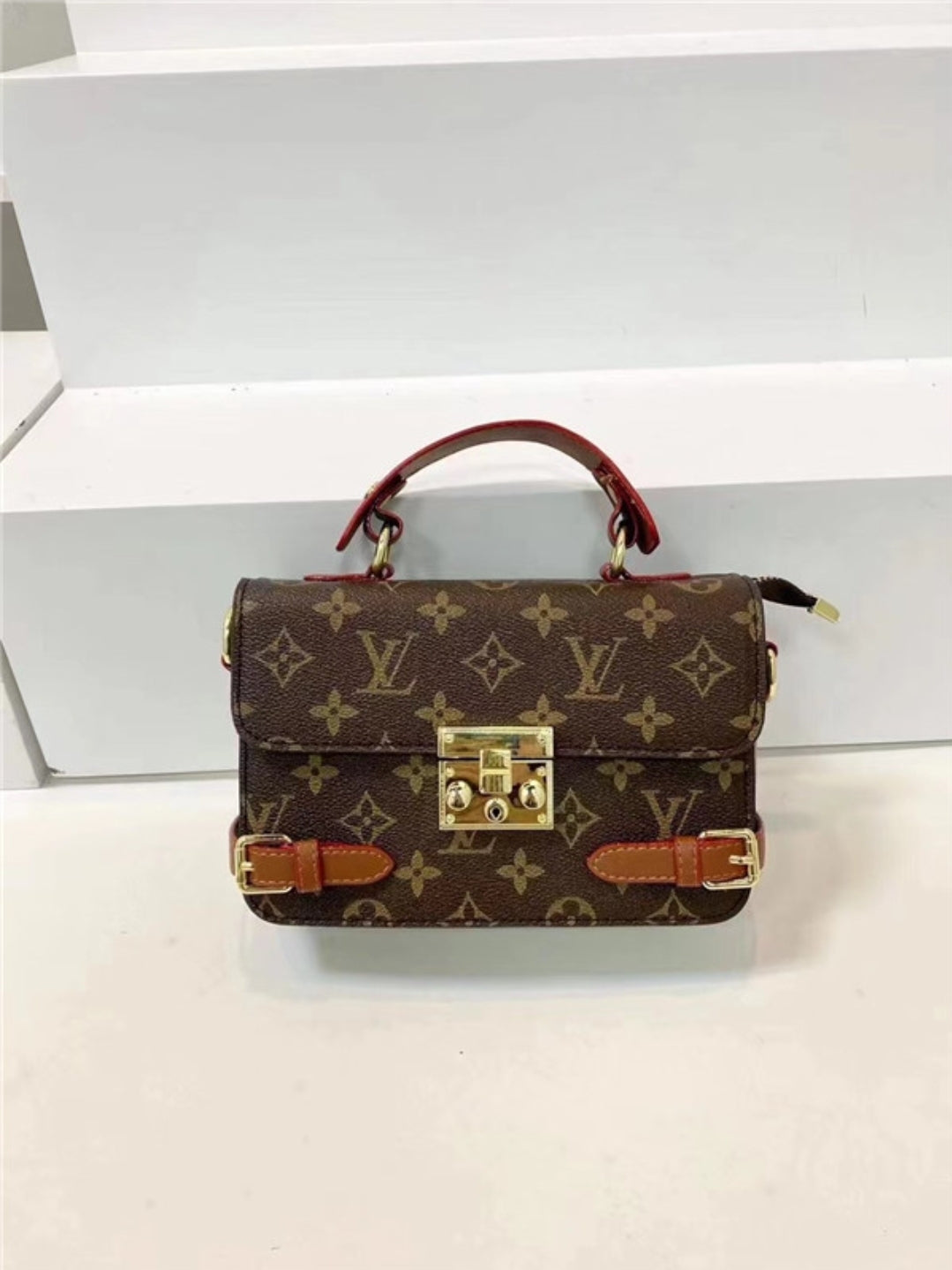 LV CASED CROSSBODY BAGS 5825