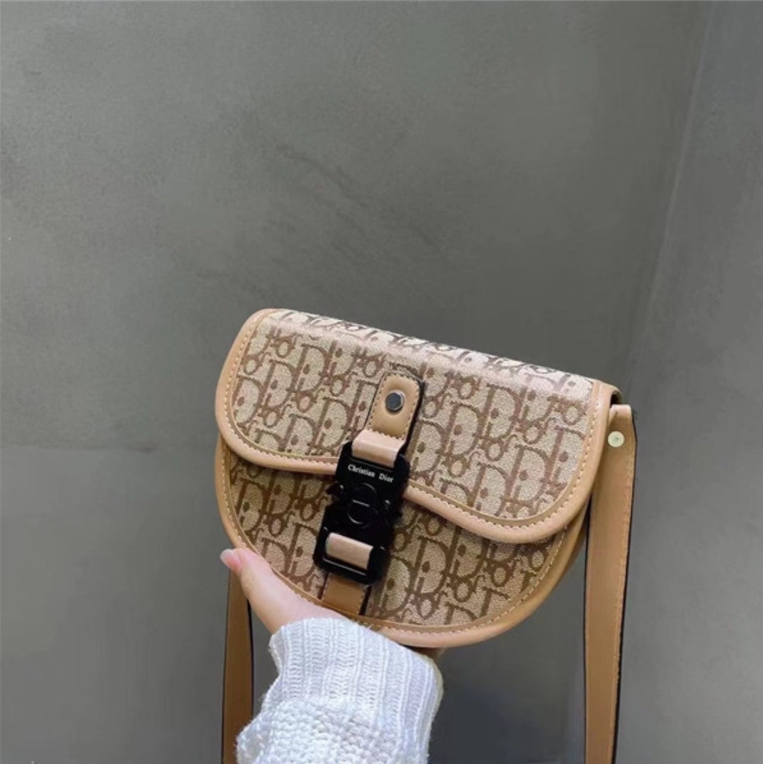 CD CROSSBODY BAGS 5011