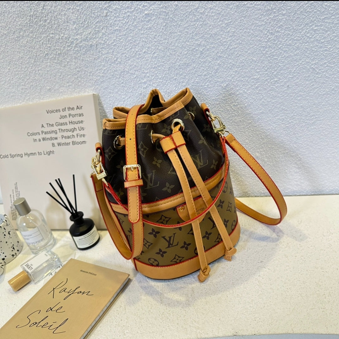LV BUCKET CROSSBODY BAGS 77742