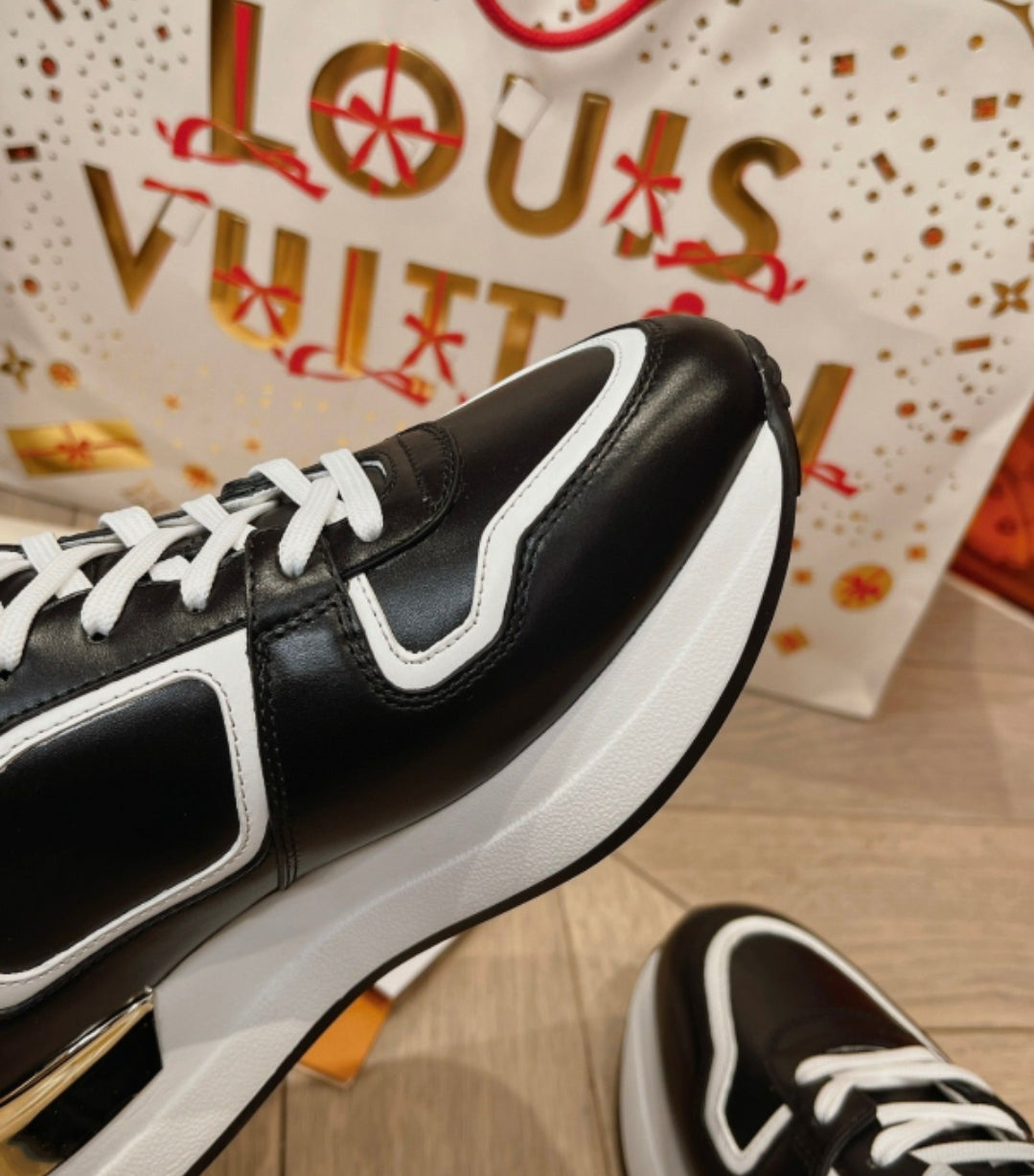 PRE-ORDER LV SNEAKERS
