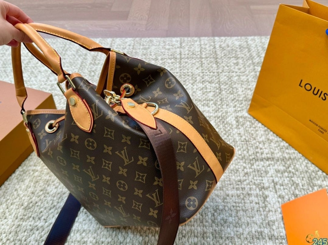 PRE-ORDER LV HOBO BAG