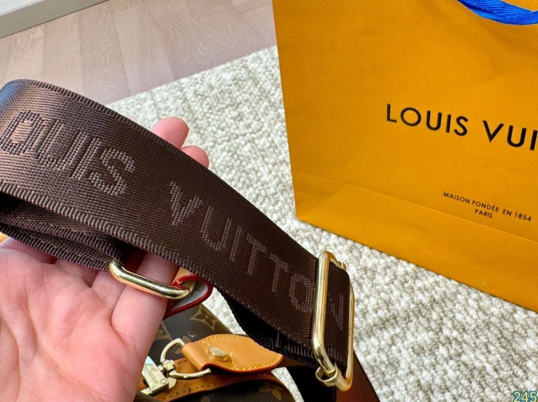 PRE-ORDER LV HOBO BAG