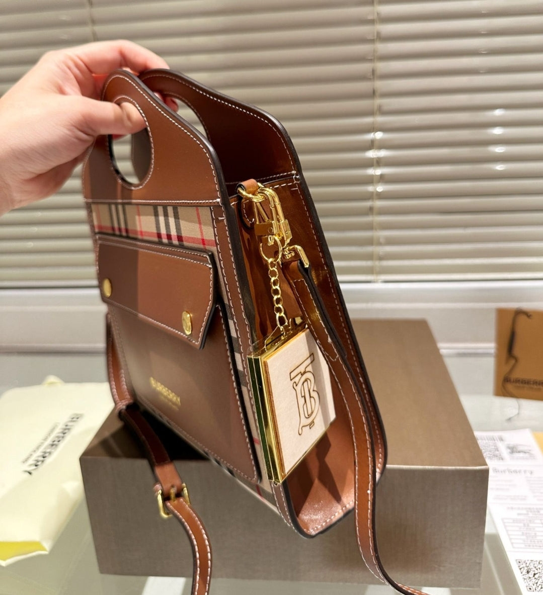 BB CROSSBODY BAG