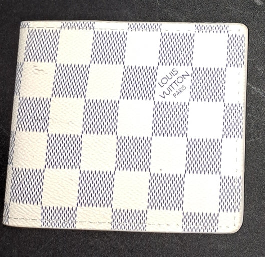 ON HAND MEN WALLETS