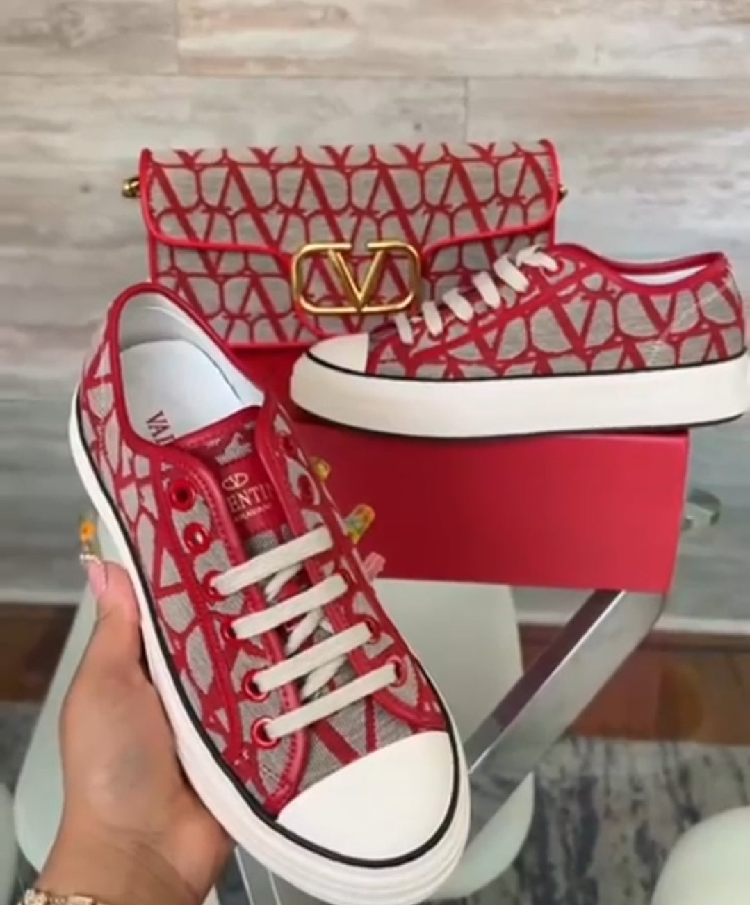 PRE-ORDER V GREEN SET BAG & SNEAKERS