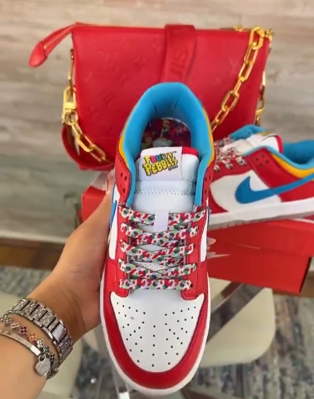 PRE-ORDER LV, NIK RED SET BAG & SNEAKERS