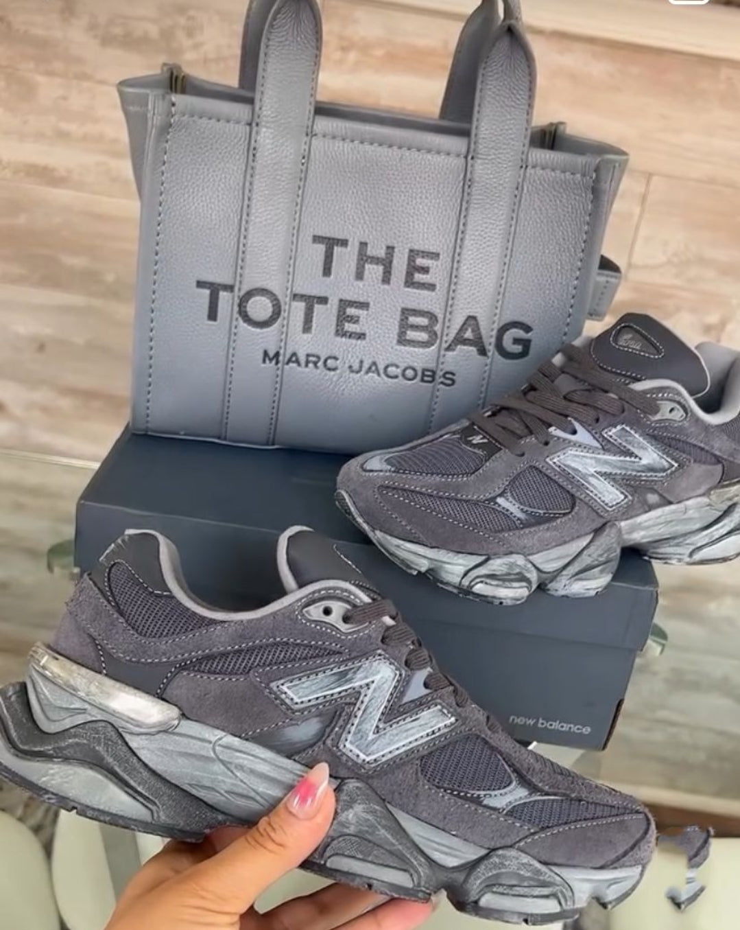 PRE-ORDER NB & TOTE CC SET BAG & SNEAKERS