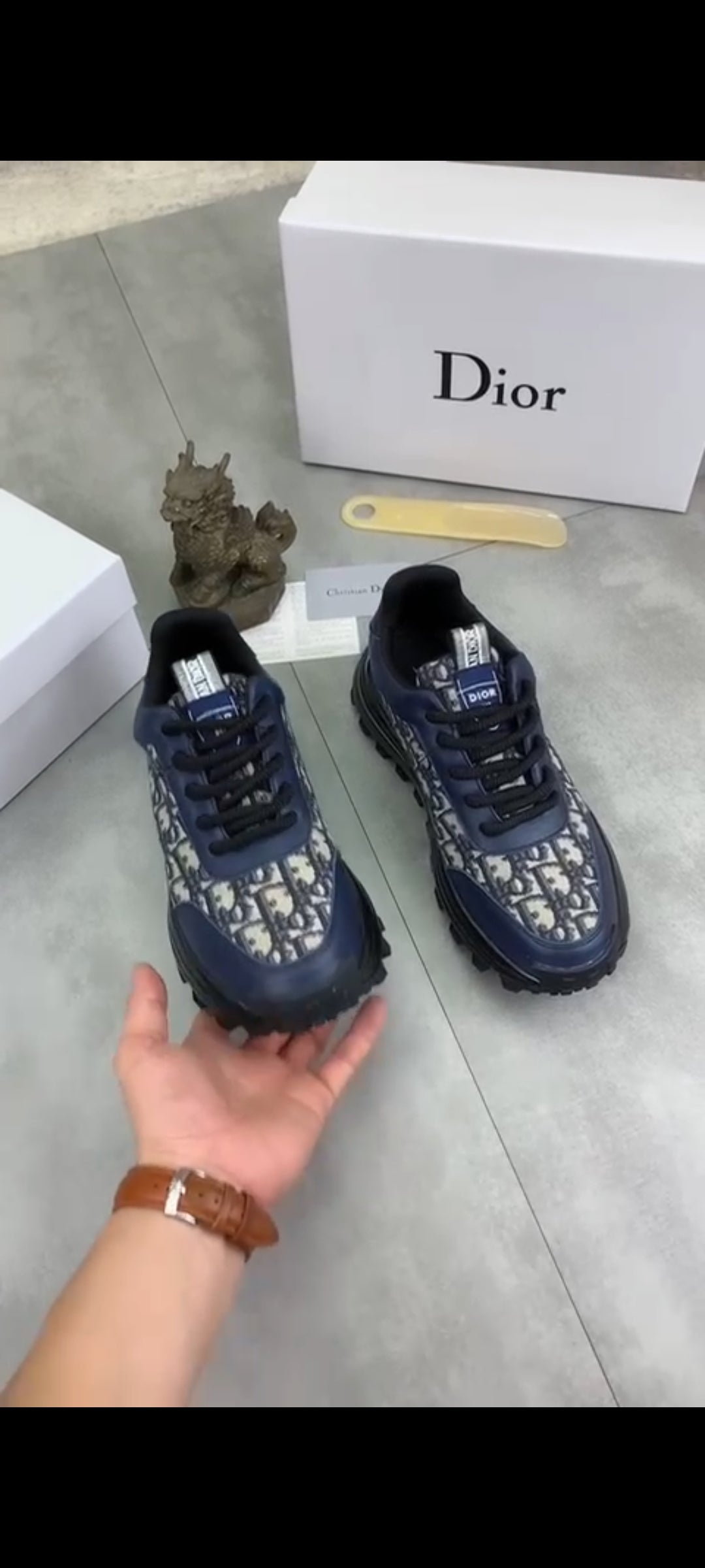 PRE-ORDER CD SNEAKERS