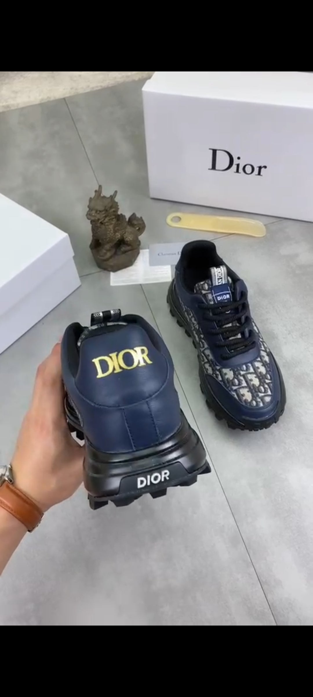 PRE-ORDER CD SNEAKERS
