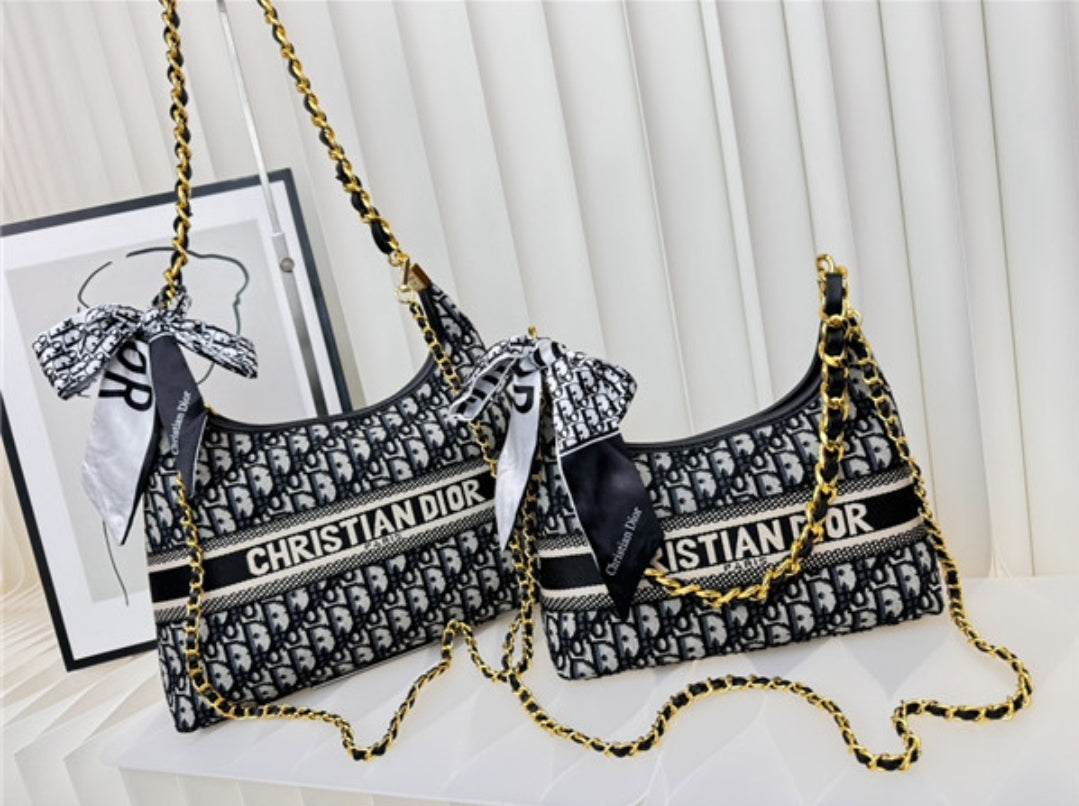 PRE-ORDER CD HOBO CROSSBODY BAGS 8668