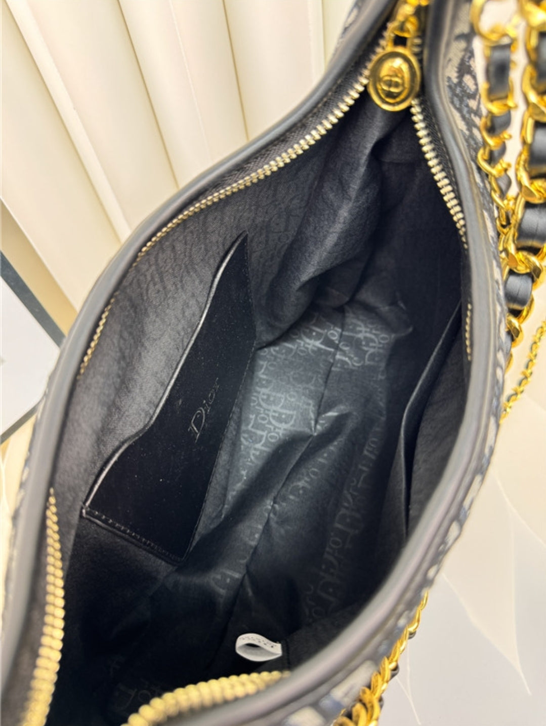 PRE-ORDER CD HOBO CROSSBODY BAGS 8668