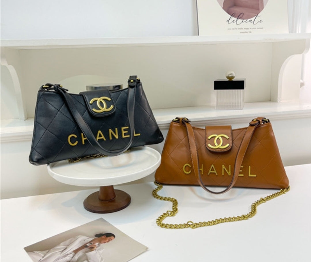PRE-ORDER CC CROSSBODY BAG 8103