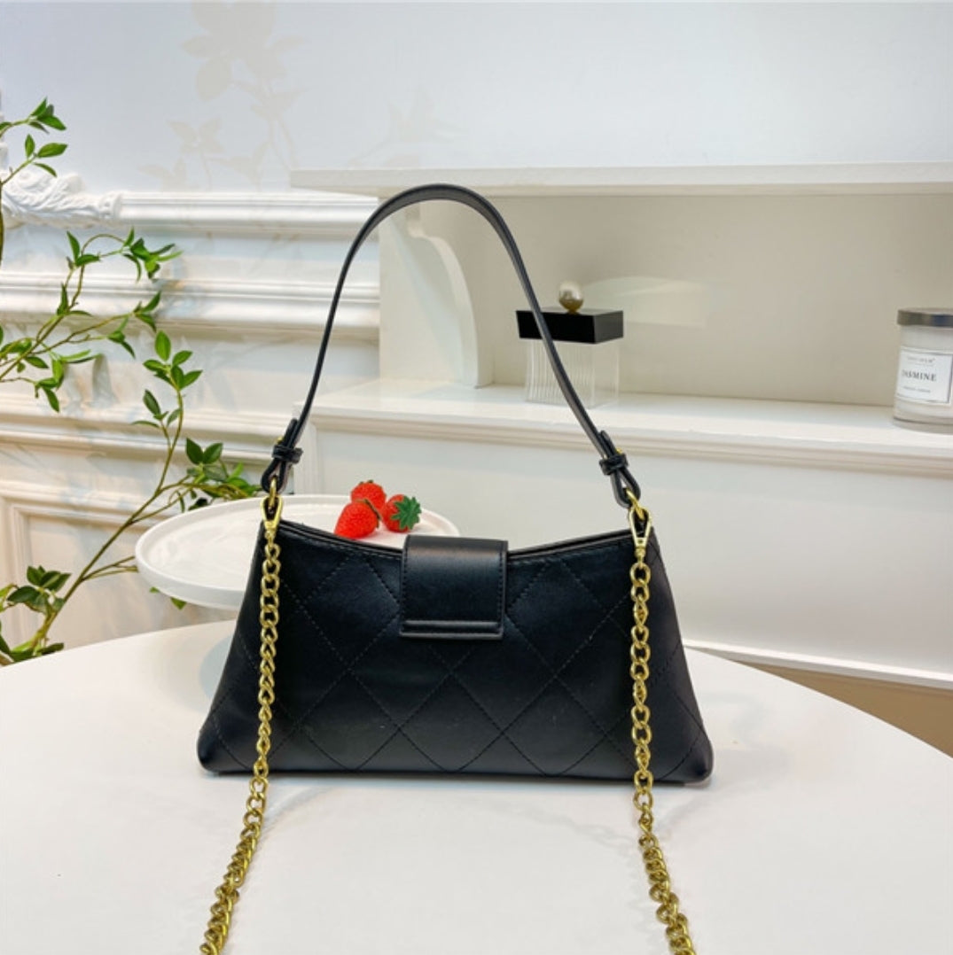 PRE-ORDER CC CROSSBODY BAG 8103