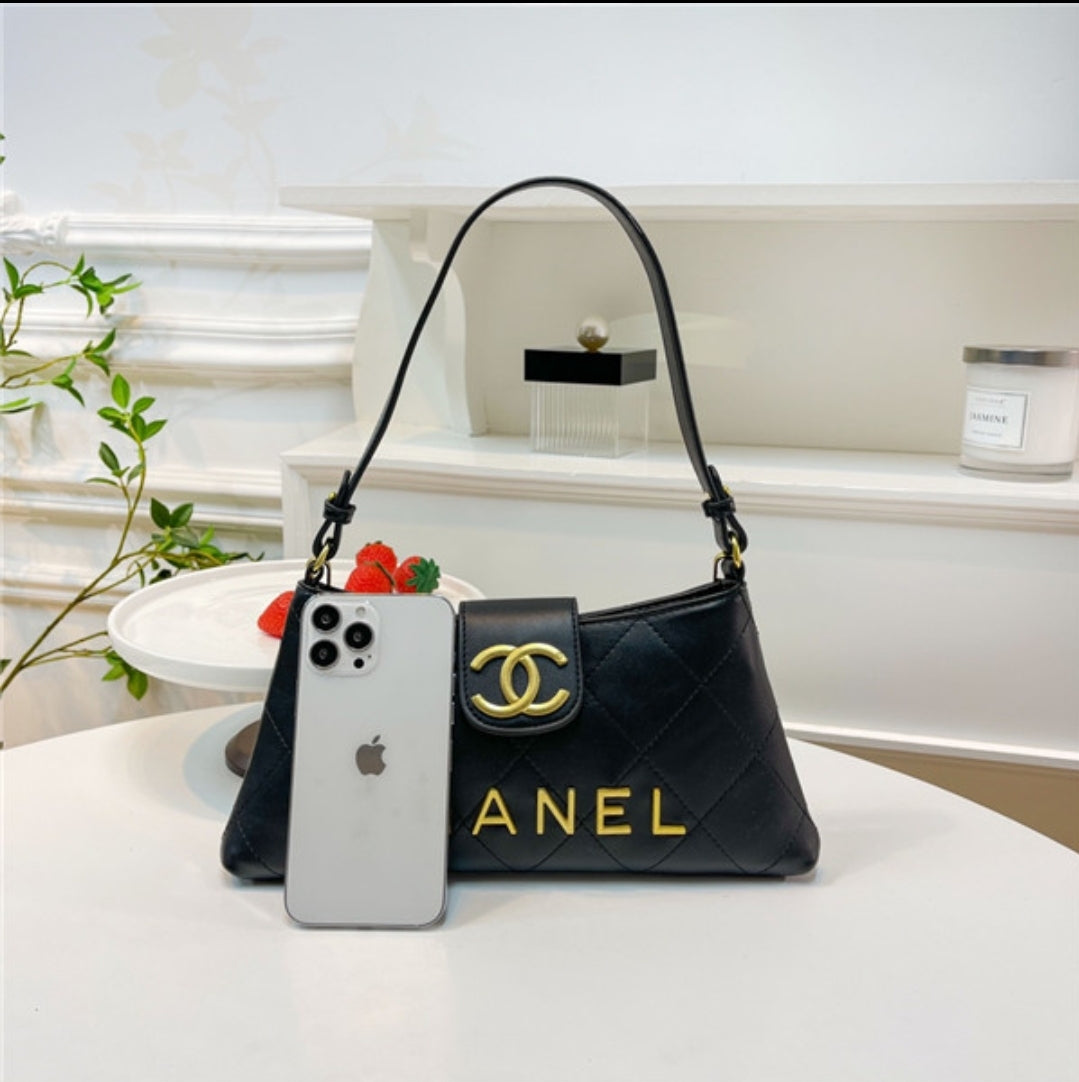 PRE-ORDER CC CROSSBODY BAG 8103