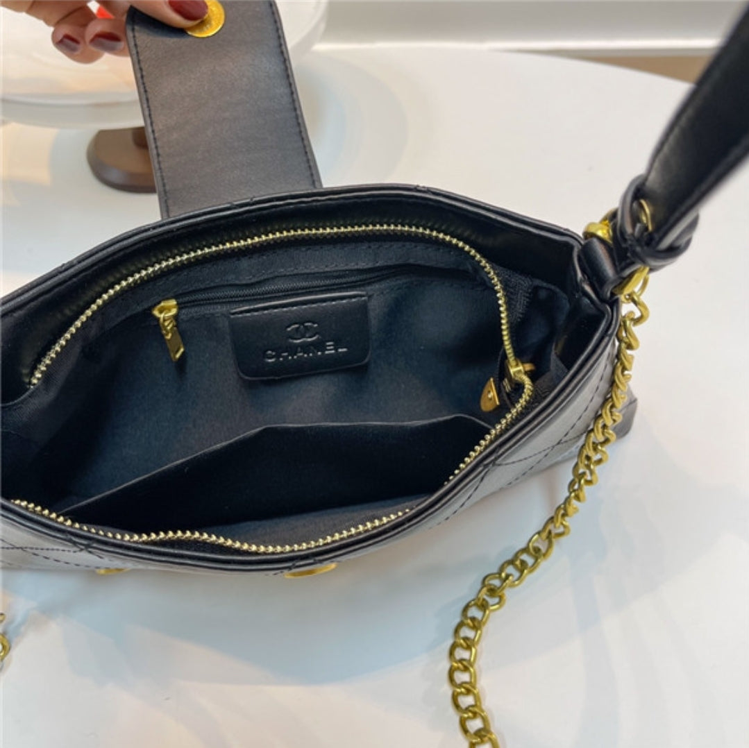 PRE-ORDER CC CROSSBODY BAG 8103
