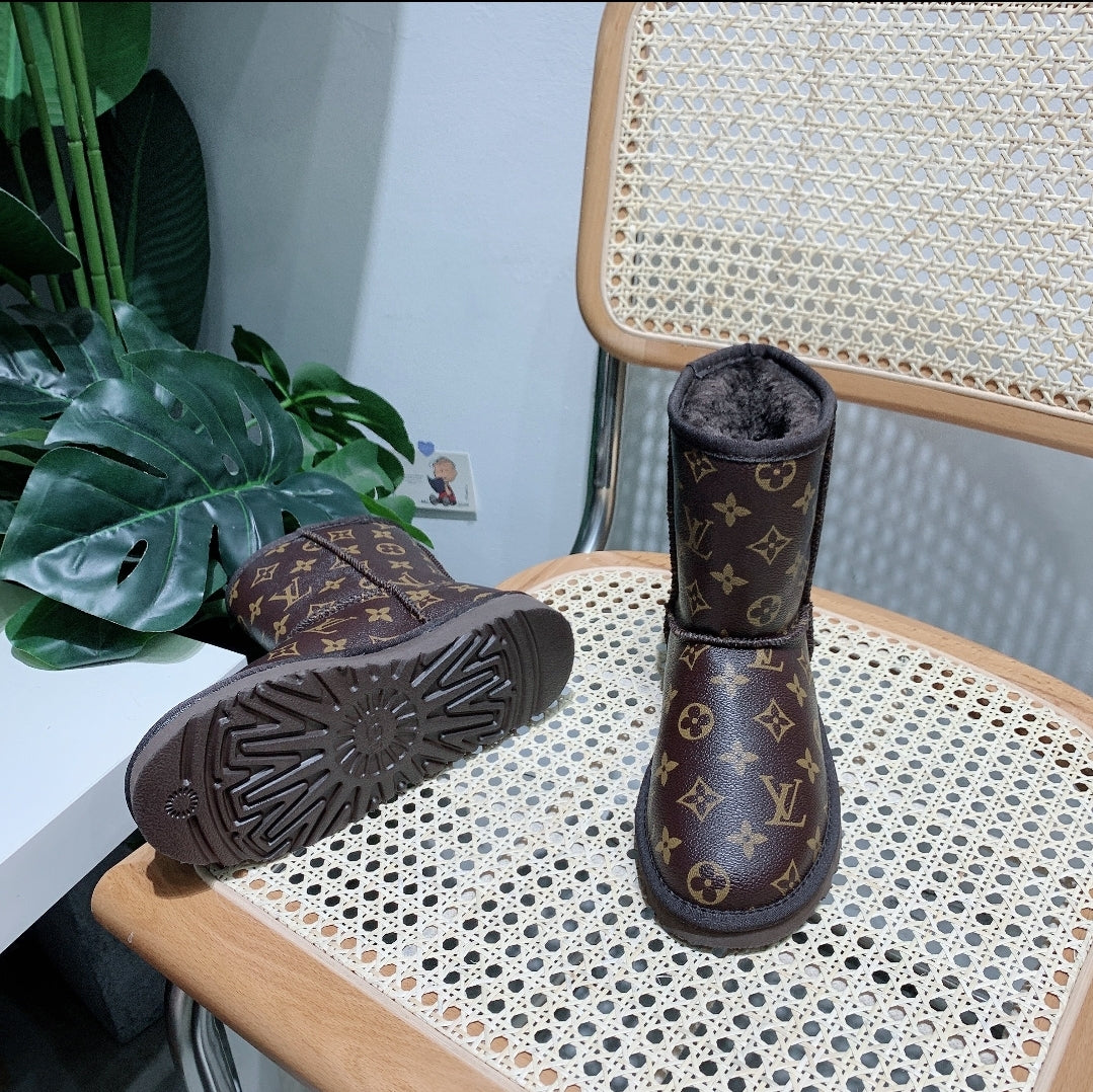 PRE-ORDER LV UGG BOOTS