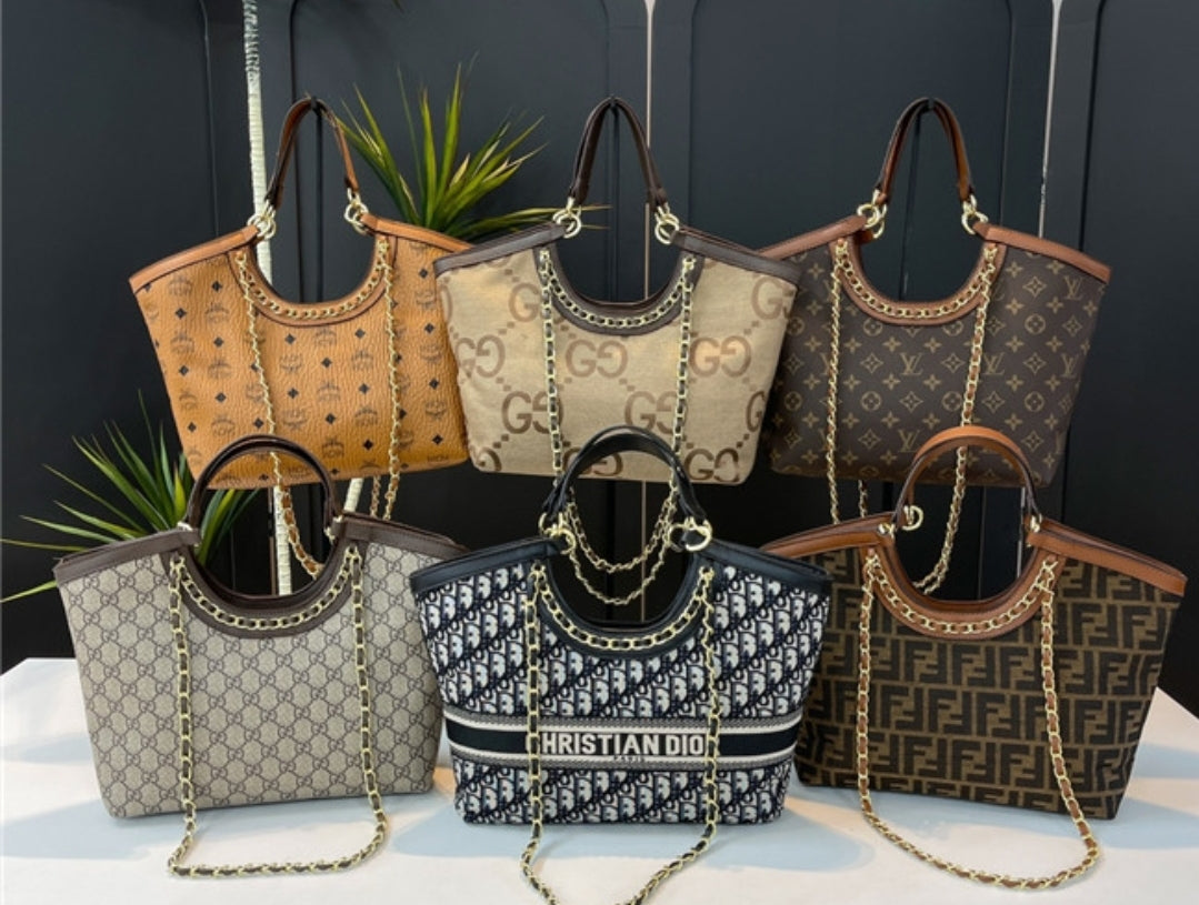 PRE-ORDER GOLD CHAIN BAGS 680114