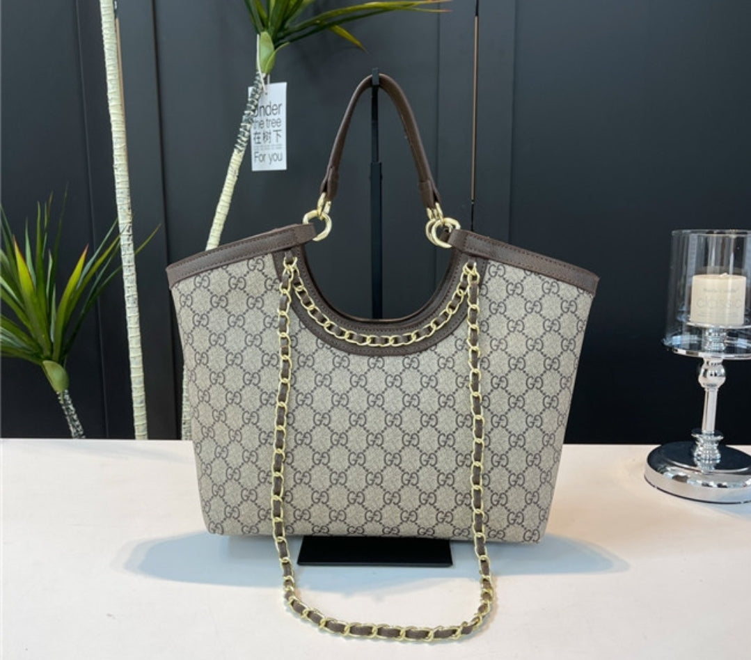 PRE-ORDER GOLD CHAIN BAGS 680114