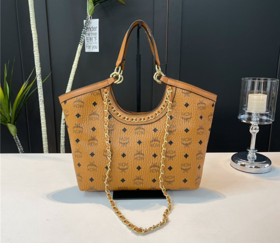 PRE-ORDER GOLD CHAIN BAGS 680114