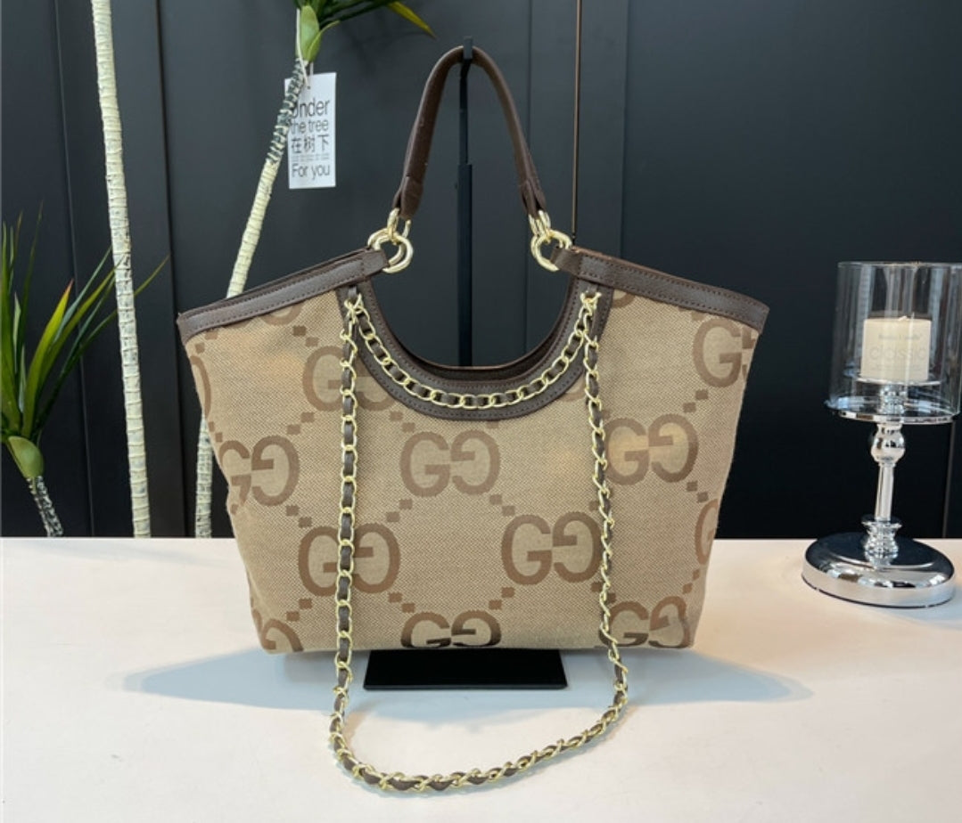 PRE-ORDER GOLD CHAIN BAGS 680114