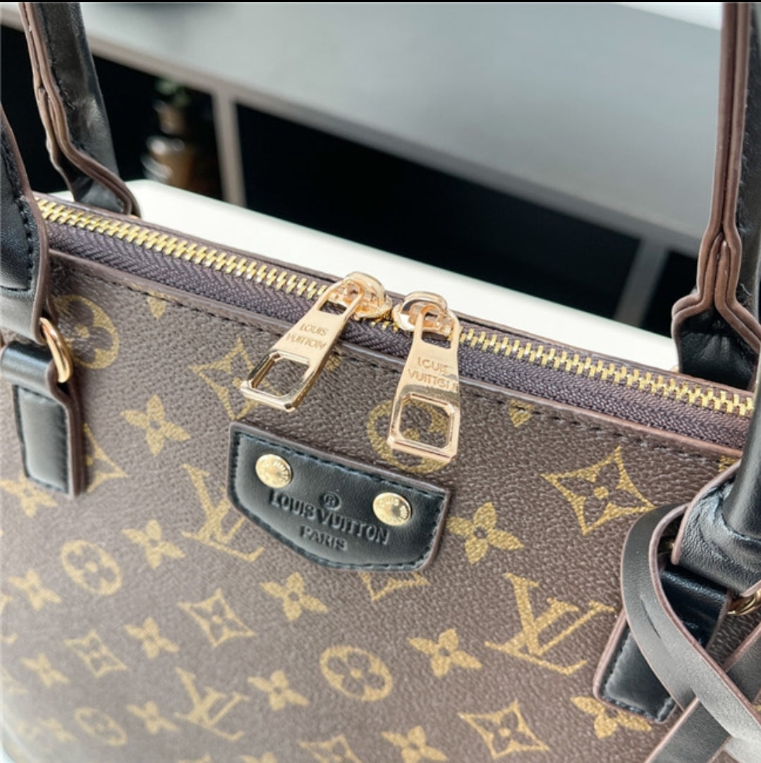 PRE-ORDER LV HAND BAGS 77718