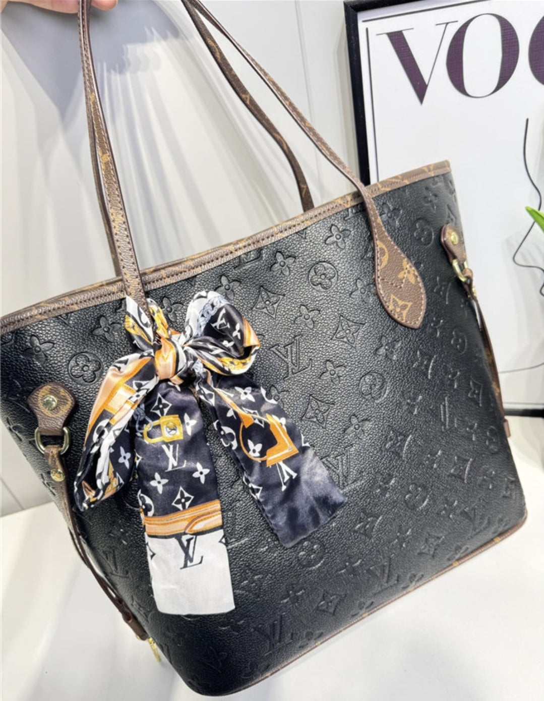 PRE-ORDER LV EMBOSSED HAND SET BAGS 8616