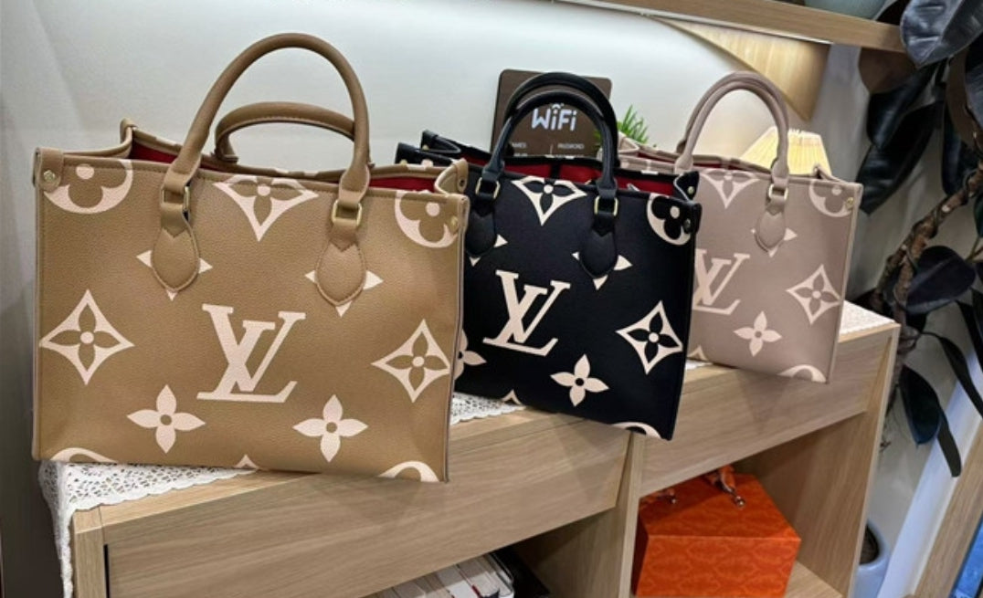 PRE-ORDER LV HAND BAGS 7017