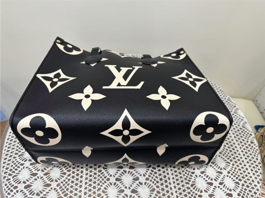 PRE-ORDER LV HAND BAGS 7017