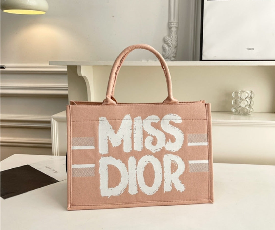 PRE-ORDER CD CROSSBODY BAGS 6901