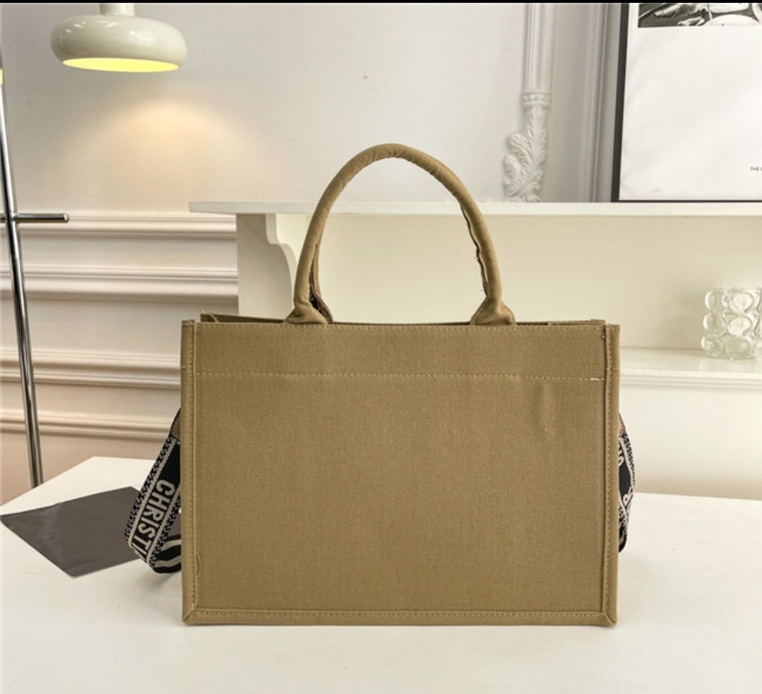 PRE-ORDER CD CROSSBODY BAGS 6901