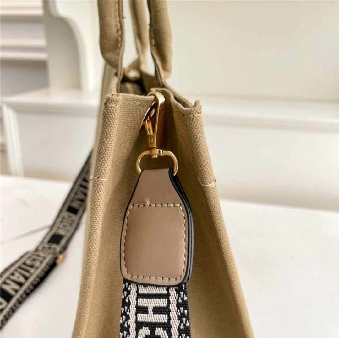 PRE-ORDER CD CROSSBODY BAGS 6901