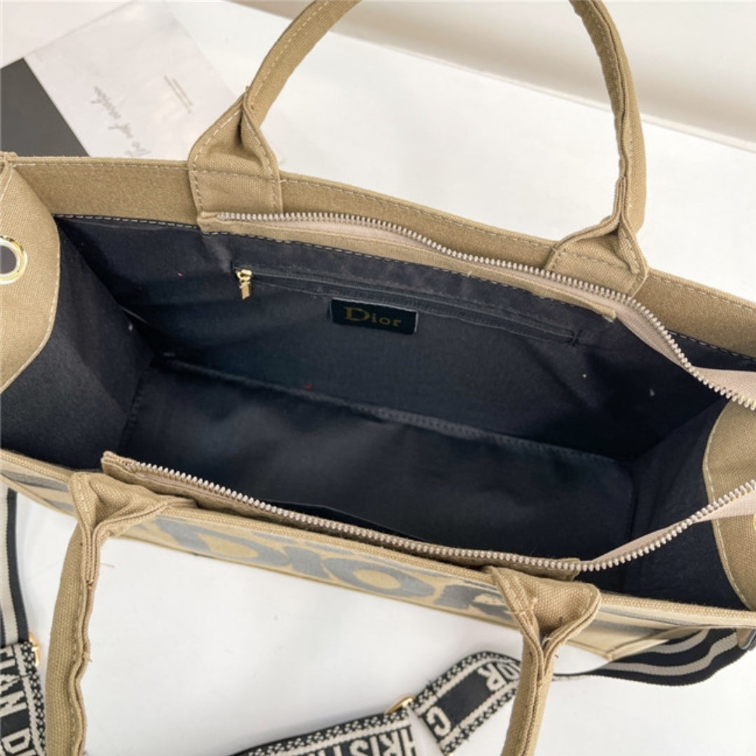 PRE-ORDER CD CROSSBODY BAGS 6901