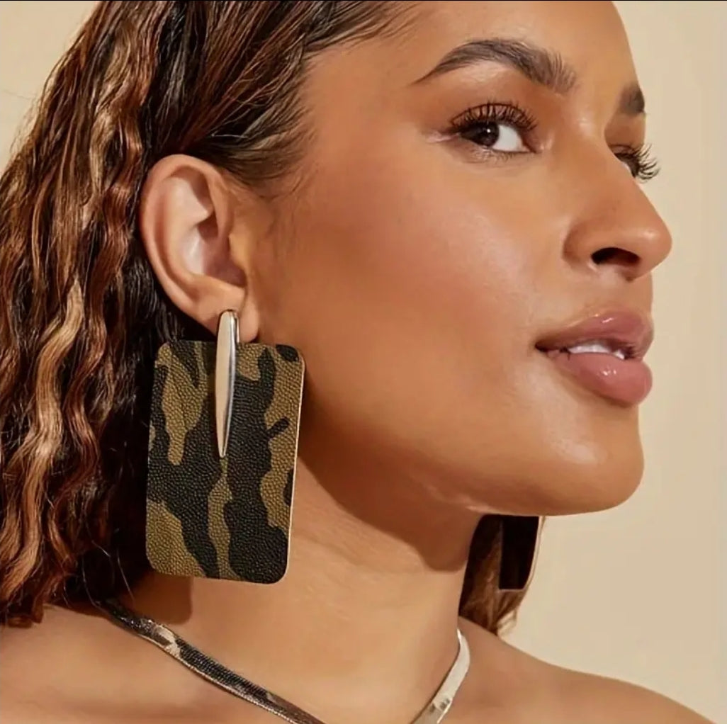 ON HAND CAMO EARRINGS