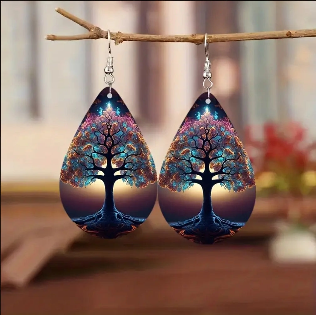 ON HAND TREE TEAR DROP EARRINGS