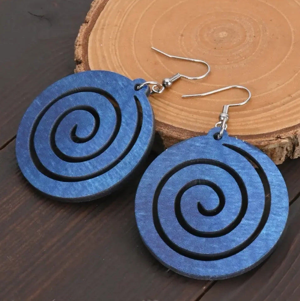 ON HAND SWIRLY EARRINGS