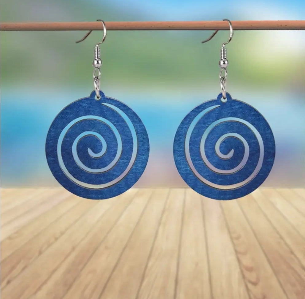 ON HAND SWIRLY EARRINGS