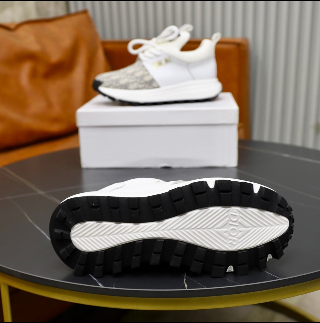 PRE-ORDER CD SNEAKERS