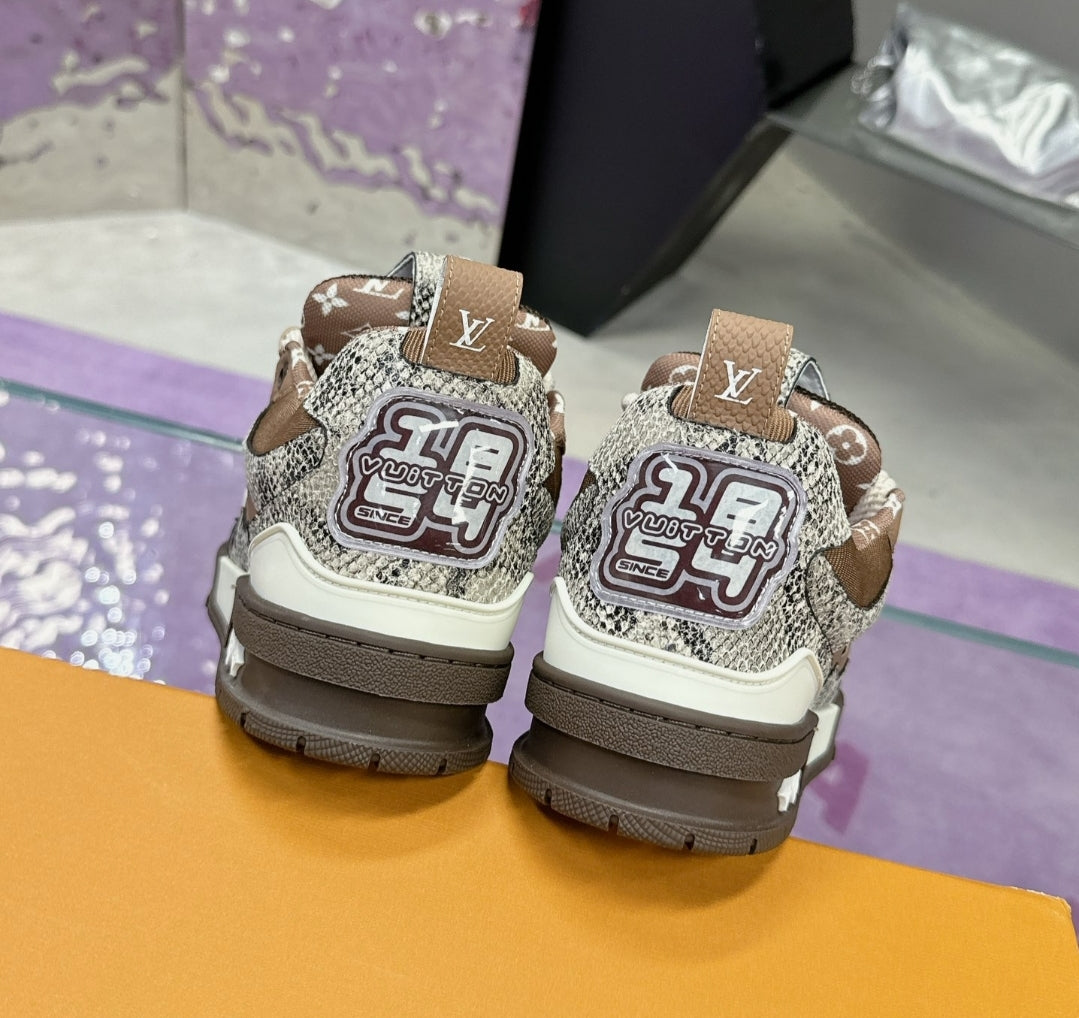 PRE-ORDER LV SNEAKERS
