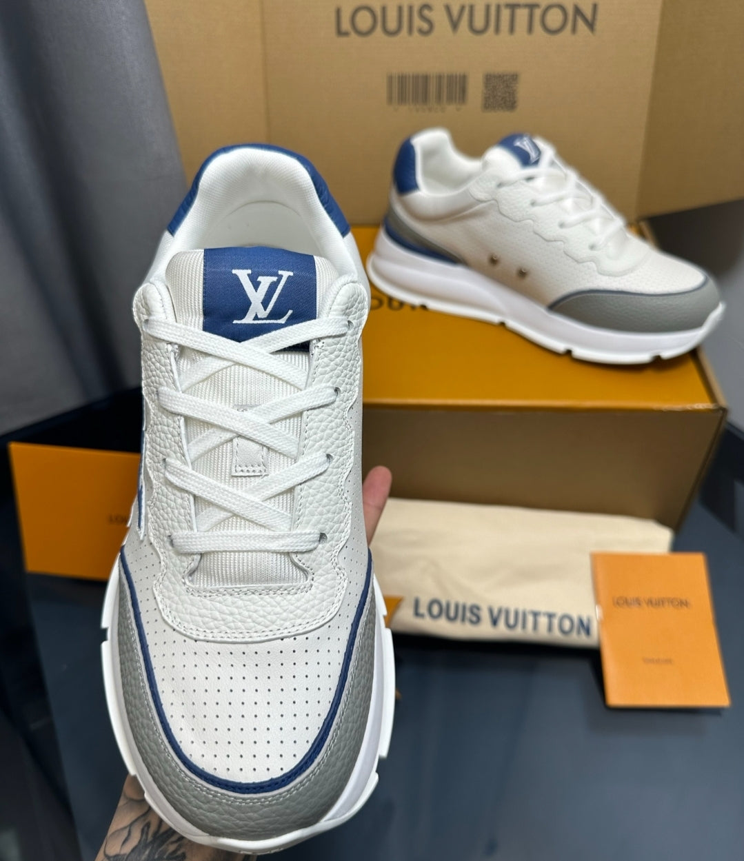 PRE-ORDER LV SNEAKERS